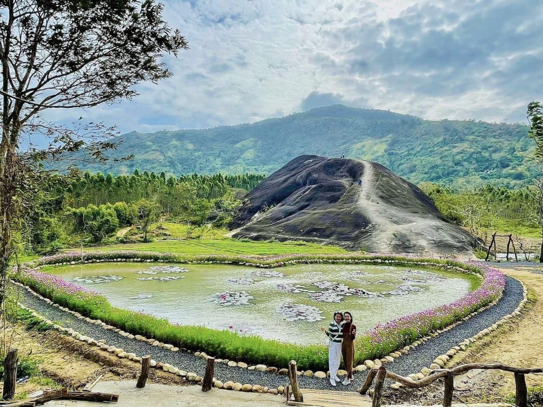 Hồ Lắk: Review Chi Tiết Từ A-Z Cho Chuyến Đi Thực Tế