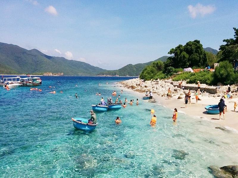 Đi Nha Trang, Để Thấy Biển Không Chỉ Là Điểm Dến