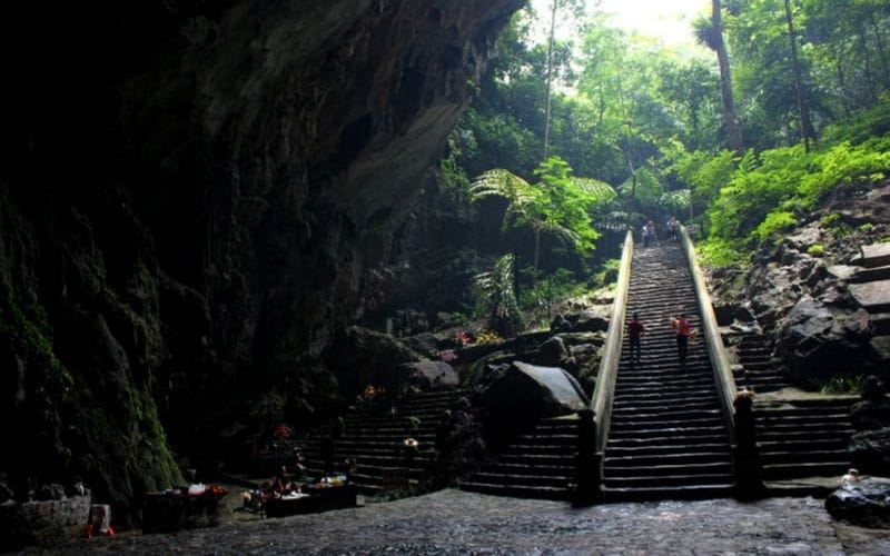 Động Hương Tích - Nét đẹp tâm linh giữa non nước