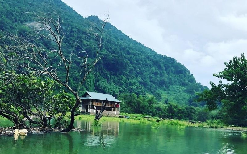 Bản Hồ Ba Bể - Chạm Vào Nhịp Sống Bình Dị Giữa Núi Rừng Bắc Kạn