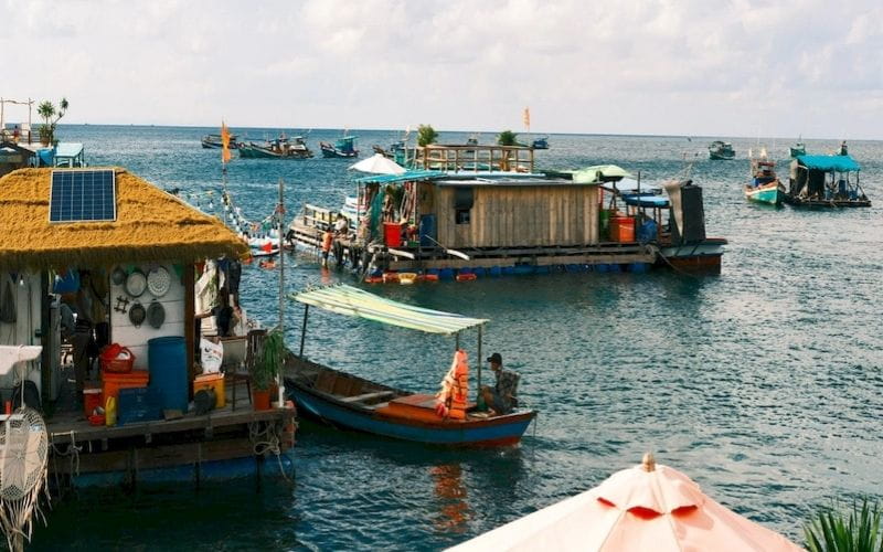 Hòn Sơn: Khám Phá Đảo Nhỏ Với Cung Đường Núi, Làng Chài Và Vị Biển